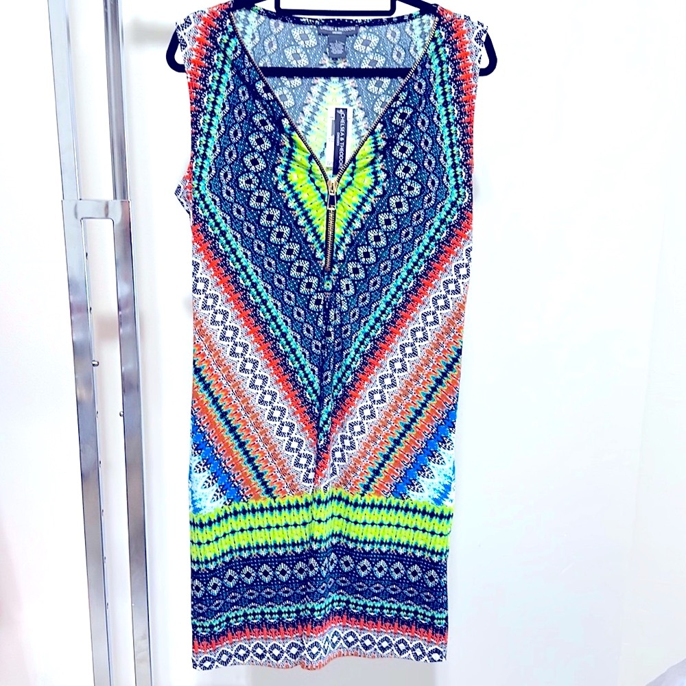 NWT Chelsea &Theodore Large Sleeveless Multicolor V-Neck Dress.